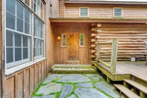 Picture-perfect Vermont Mtn Cabin w/ Hot Tub!