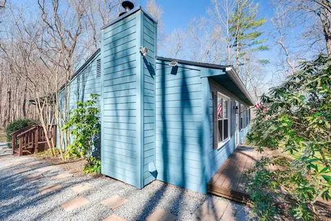 Pet-friendly Roanoke Home w/ Fire Pit + Grill!
