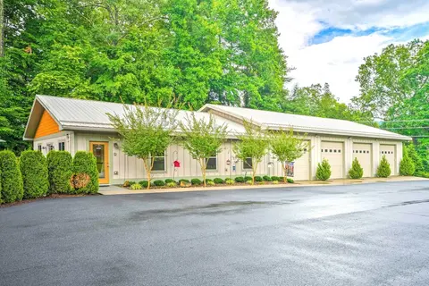 Pisgah Forest Farm Home: Outdoor Pool & Games