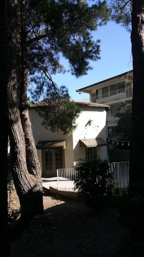Mariposa Hotel