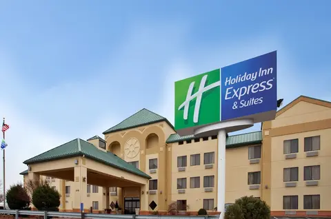 Holiday Inn Express & Suites St. Louis West - Fenton by IHG