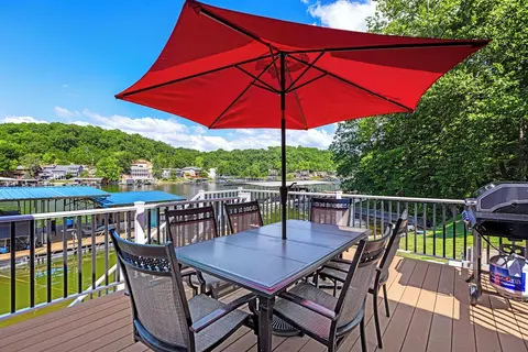 The Lake Shack Waterfront Life