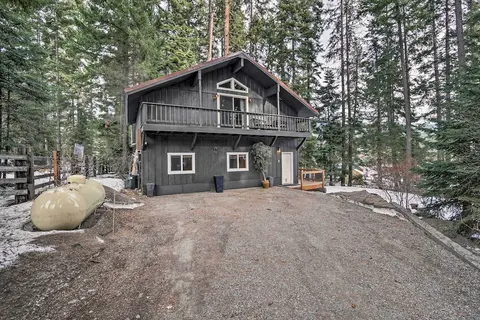Modern Cabin - 2 Mi to Speelyi Beach!