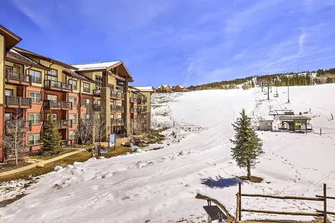 Ski-in/ski-out Access: Mtn-view Granby Condo!