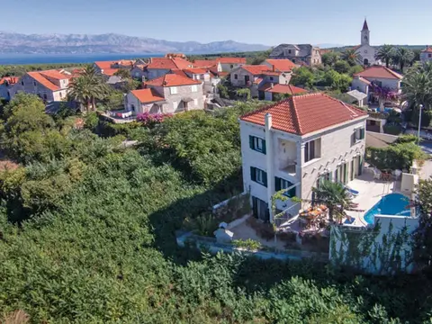 Adorable Villa With Swimming Pool and sea View