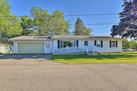 Lake Huron House w/ Grill + Beach Access!