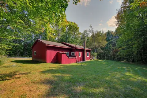 4 Mi to Okemo Mountain Resort: Ludlow Cottage