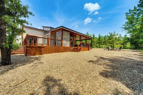Luxe Broken Bow Home w/ Hot Tub & Fire Pit!