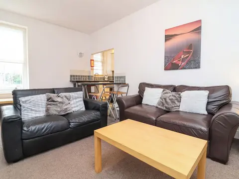 6 Searock Apartments