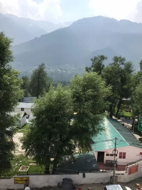 HOTEL EVERGREEN