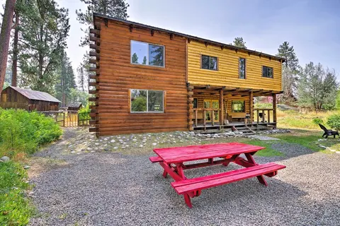 Rustic Idaho Cabin < 10 Mi to Payette Lake!