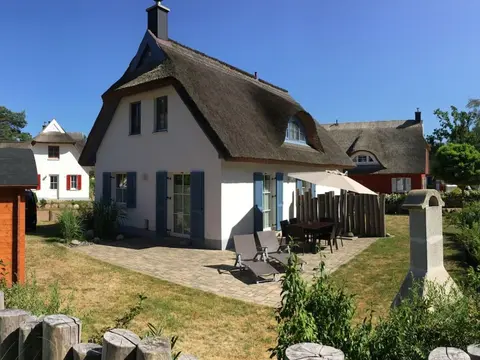 Thatched Roof Holiday Home Dunenblick