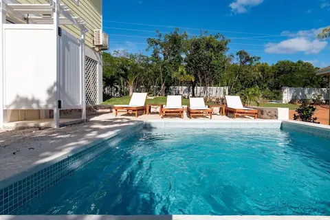 Poinciana House 3 Bedroom Home