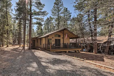 Munds Park Mountain Getaway: Hike, Golf & Unwind!