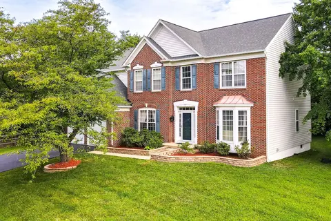 Cozy Herndon Home Near Wineries!