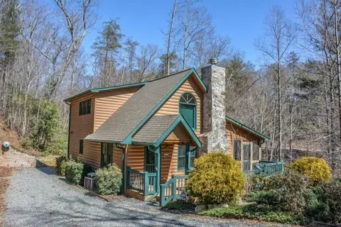 Lucilles Creekside Hideaway