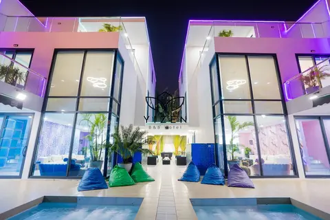 Yizen VIP Luxury Palm Springs Villas