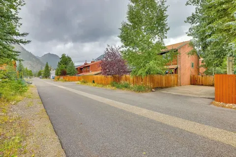 2 Mi to Ski Resort: Mountain Home w/ Hot Tub!