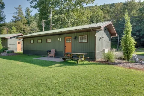 9 Mi to Worlds End State Park: Cabin in Hillsgrove