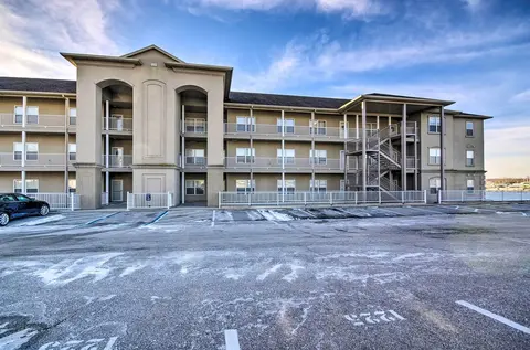 Lakeside Osage Beach Condo in Lands End Community