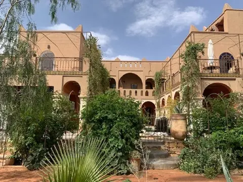 Room in Guest Room - Privatised Charming Guest House With Pool for 16 People