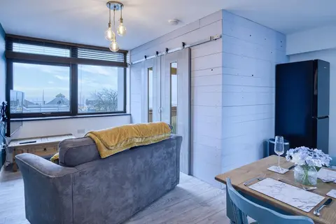 Driftwood Den - 1 Bedroom Apartment - Saundersfoot