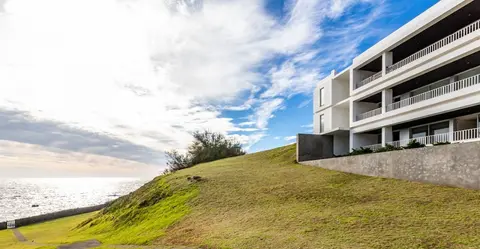 Quinta do Mar - Watch The Sun Rise Over The Ocean
