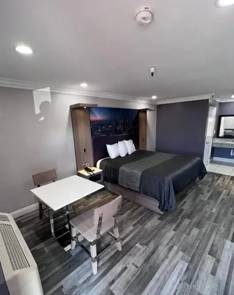 Paradise Inn