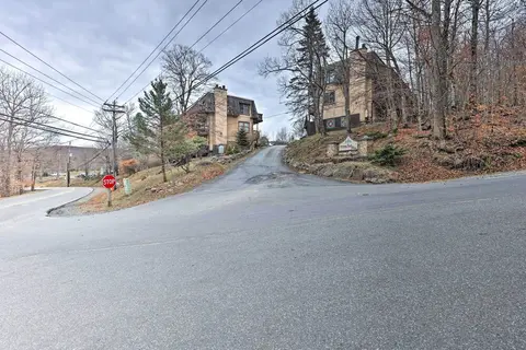 Beech Mountain Condo - Walk to Chair Lift!