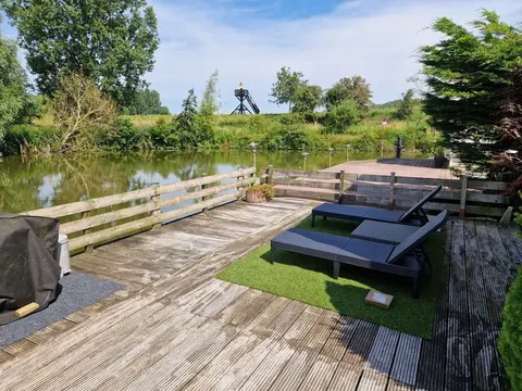 Cosy Chalet With Garden