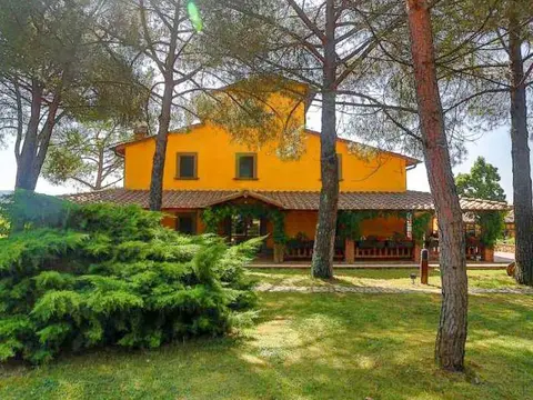 Cottage in Tuscany With Pool & Sauna