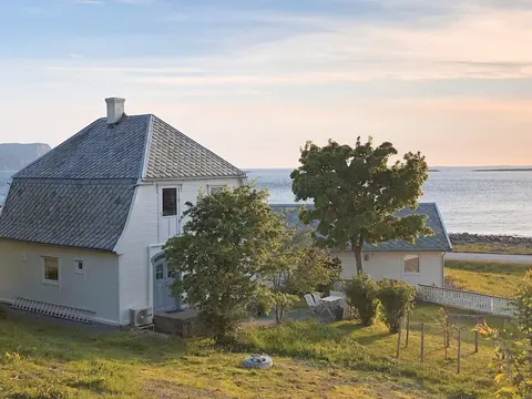 5 Person Holiday Home in Svelgen-by Traum