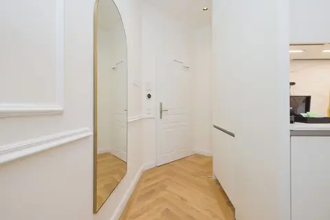 RAFAEL KAISER - Signature Apartments