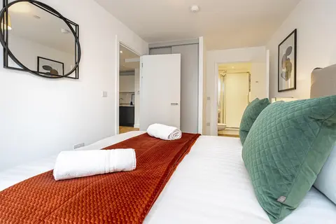 Waterside Flat in Central Leeds
