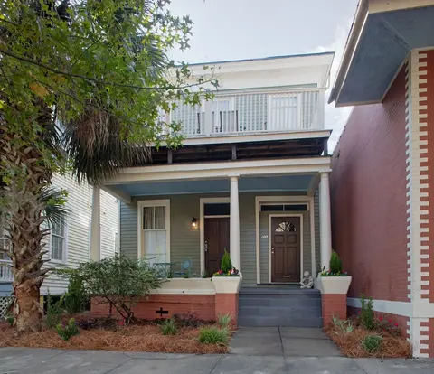 Huge 5 bedroom 5 bath Home in Savannah