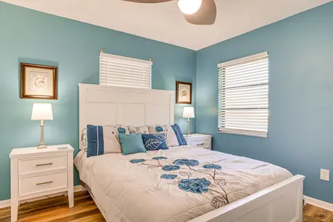 Englewood Duplex With Shared Lanai: 7 Mi to Beach!