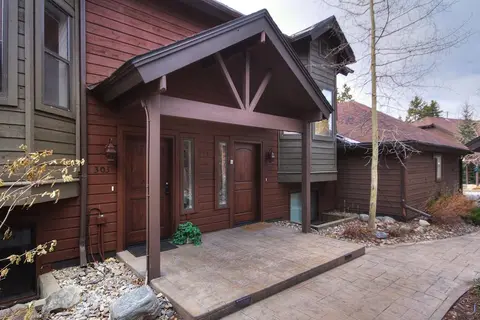 Village Point 303