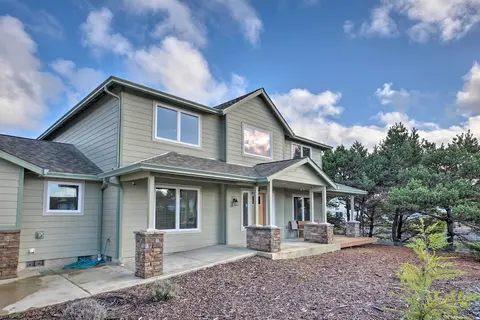 Spacious Bandon Getaway - 2 Blocks to Ocean!