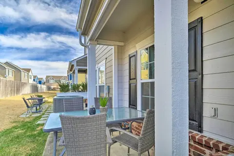 Modern Afton Townhome - Walk to Grand Lake!