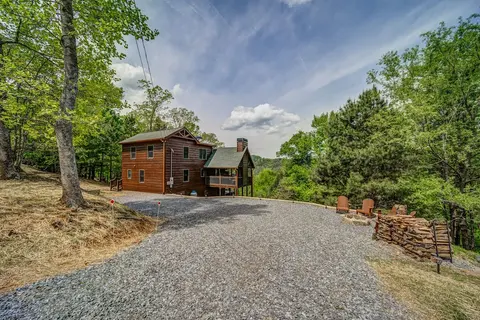 Four Bear Hideaway Coosawattee River Resort!