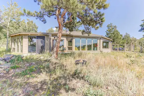 Mountain Views + Hot Tub: Airy Forest Escape!