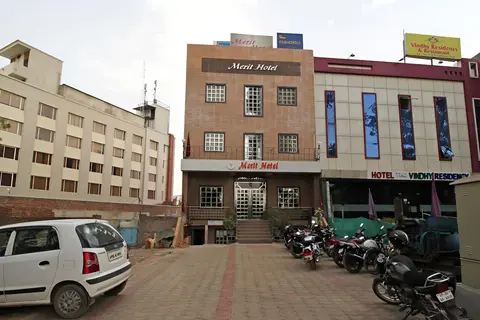 OYO 5539 Merit Hotel