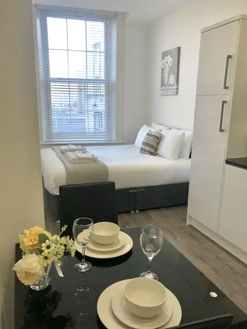 Fox House, Studio Apartments