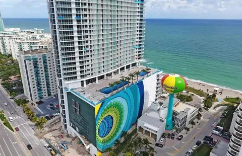 Rooftop Pool Oceanview Balcony Beachfront Resort