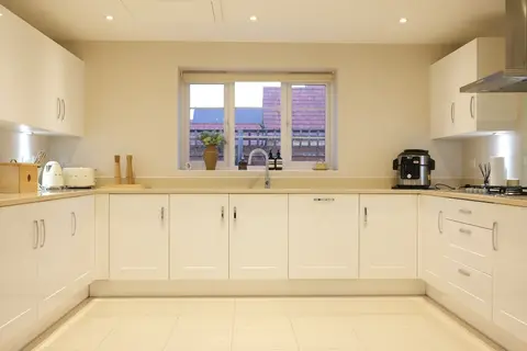 Bicester Villa-6bed-sleeps 14