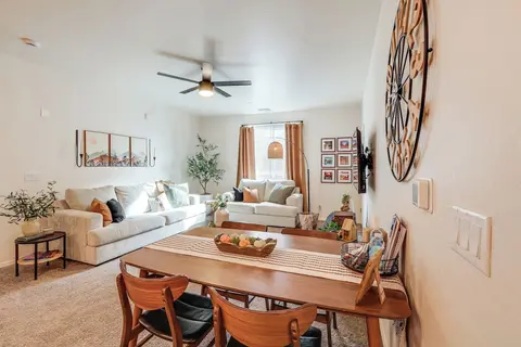 1 Mi to Dtwn Flagstaff: Condo w/ 2 Balconies!
