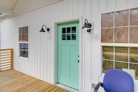 Modern & Pet-friendly Home: 3 Mi to Dtwn Knoxville
