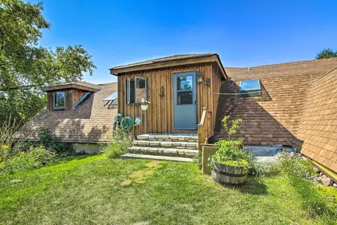 Cozy Sister Bay Getaway in Converted Barn!
