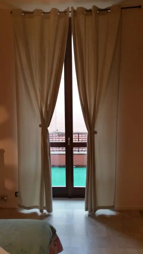 Gira Guest House