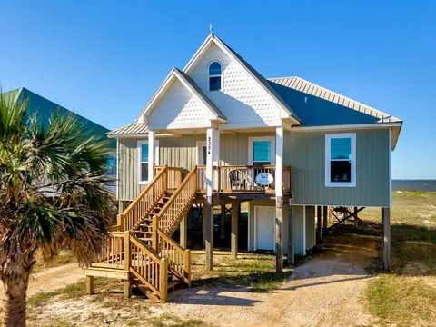 Tropical Paradise - North Side Beach Beauty! Pet Friendly - Swimming, Kayaking, Boating Or Fishing Are Just Steps Away! 4 Bedroom Home by RedAwning